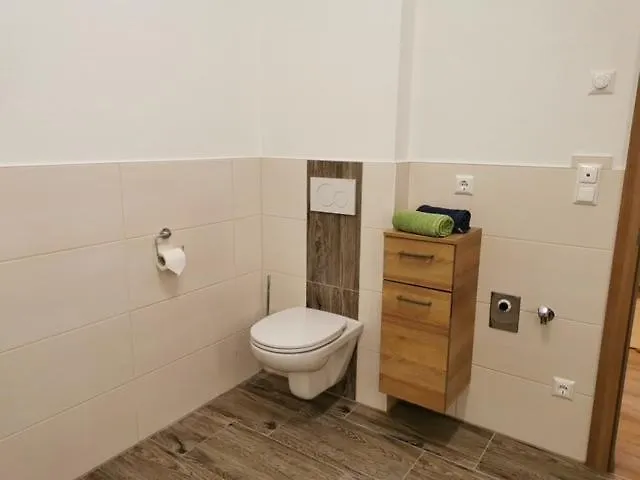 Zur Jaegerin - By Mynests *